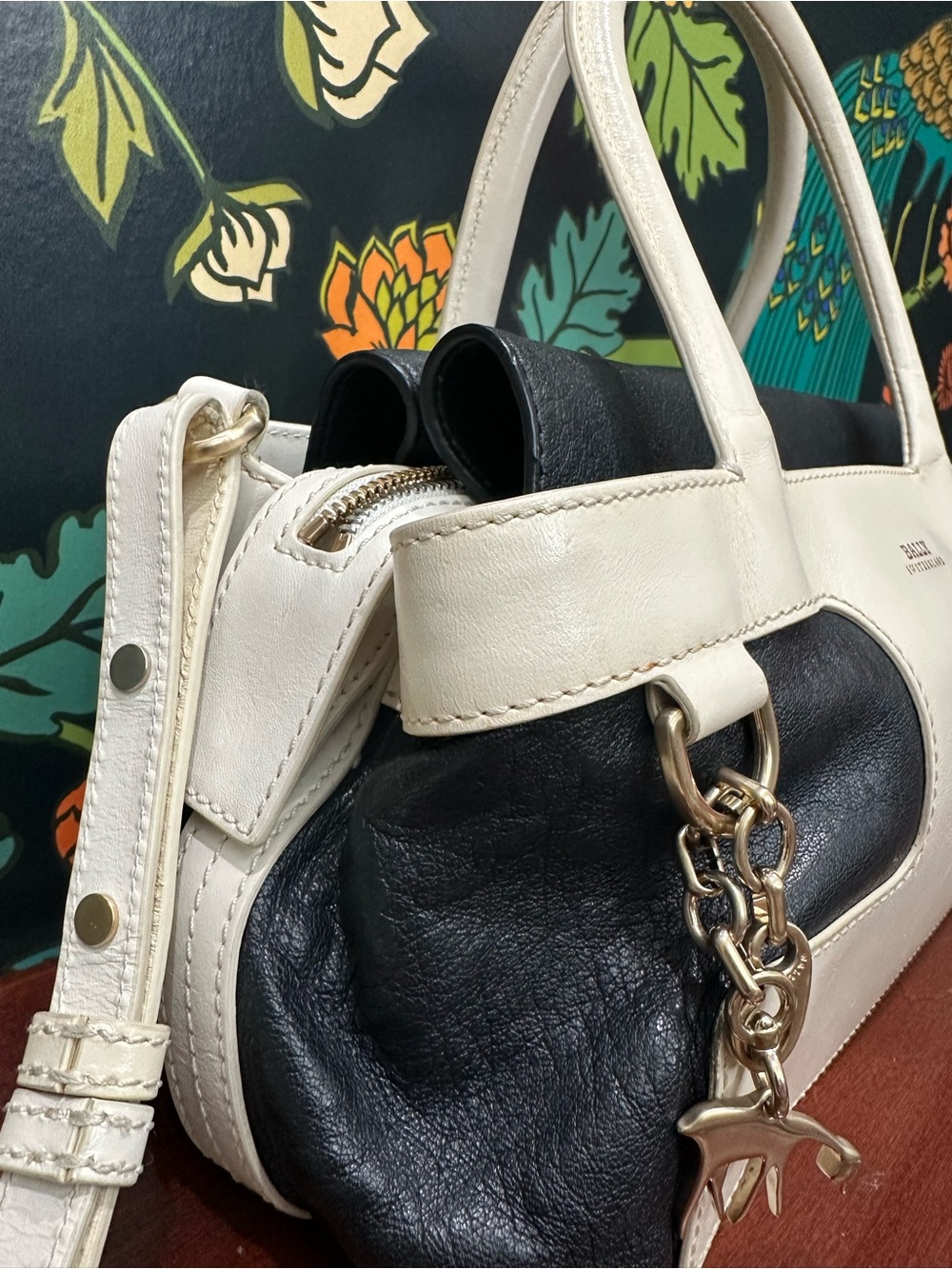 Bally Pama-SM Black & Ivory Leather Satchel Crossbody Bag Swiss Made Goat Charm - Picture 7 of 16